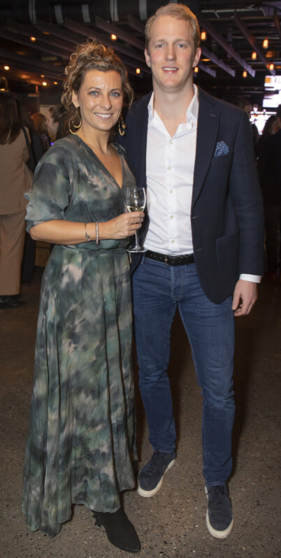 REALITY: Finckenhagen deltok i årets sesong av «71 grader nord - Norges tøffeste kjendis». Her med meddeltaker Erik Follestad på premierefesten. Foto: Tore Skaar / Se og Hør REALITY: Finckenhagen deltok i årets sesong av «71 grader nord - Norges tøffeste kjendis». Her med meddeltaker Erik Follestad på premierefesten. Foto: Tore Skaar / Se og Hør